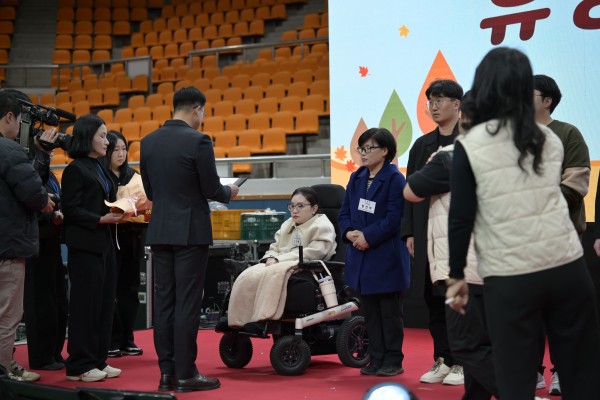 d9166977012422aaf1dcf7c1bd0ff404_1764248